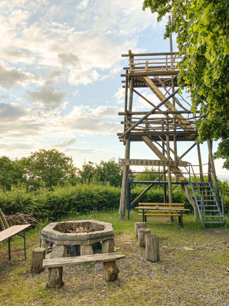 Aussichtsturm Bismarkturm mit Blick auf Schloß, Brocken und ganz Wernigerode